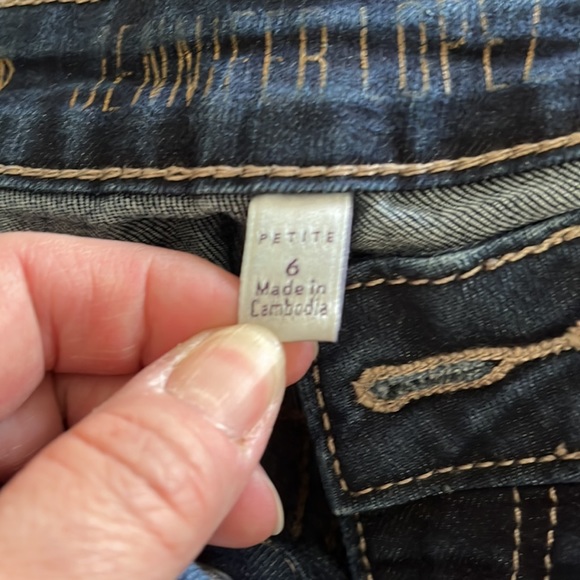 Jennifer Lopez size 6 petite capris - Picture 6 of 6